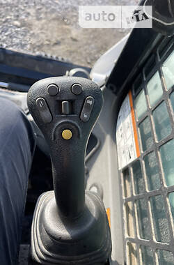 Фронтальный погрузчик Bobcat S650 2016 в 