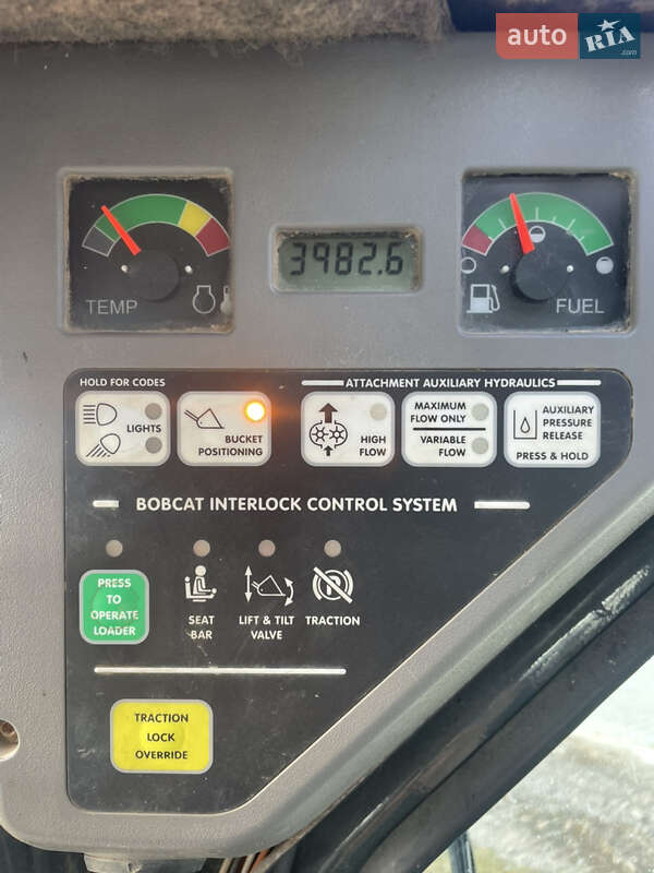 Минипогрузчик Bobcat T300 2006 в Львове
