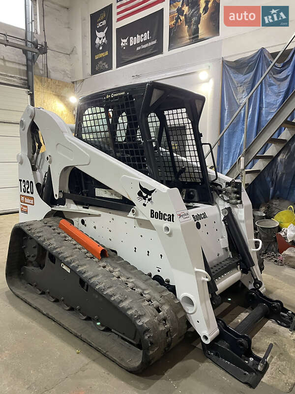 Минипогрузчик Bobcat T300 2009 в Львове