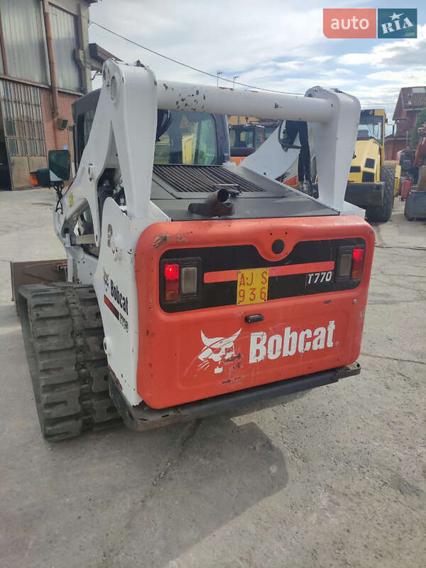 Міні-вантажник Bobcat T740 2015 в Луцьку