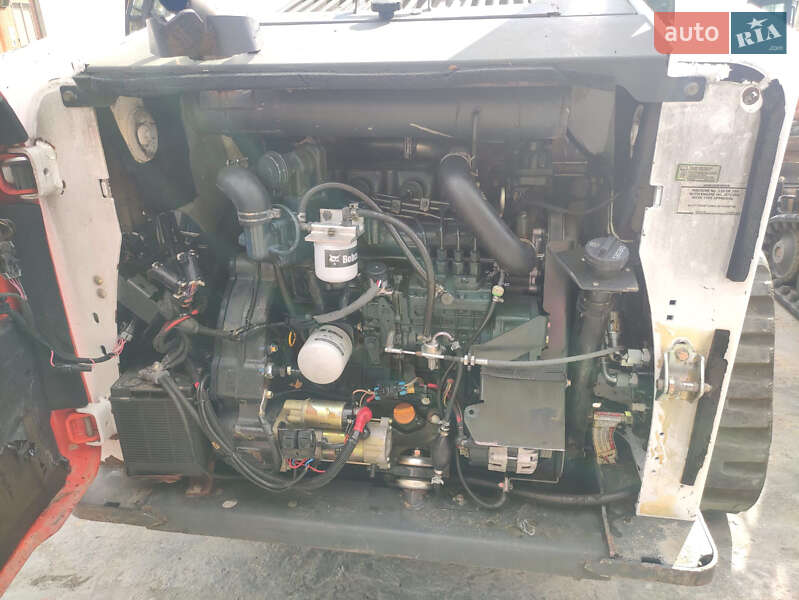 Міні-вантажник Bobcat T740 2015 в Луцьку