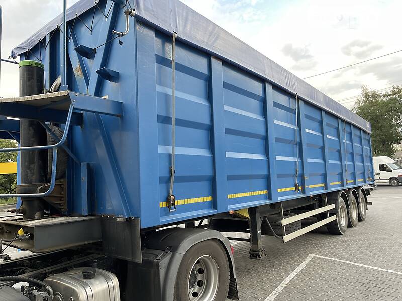 Зерновоз - напівпричіп Bodex KIS 3W-A 2014 в Дніпрі