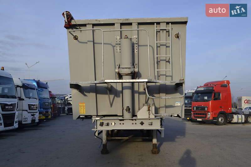 Самосвал полуприцеп Bodex KIS 3W-A 2011 в Хусте