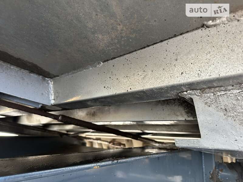 Самоскид напівпричіп Bodex KIS 3W-A 2011 в Гайвороні