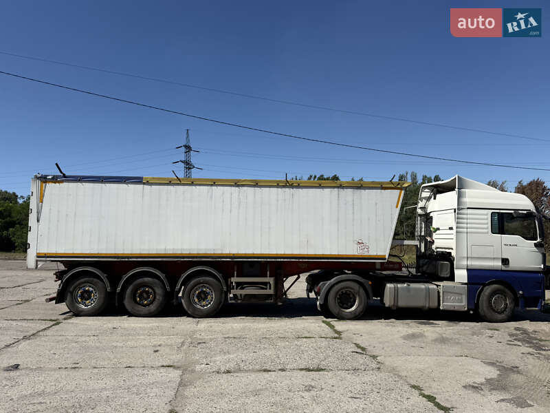 Самосвал полуприцеп Bodex KIS 3W-A 2011 в 