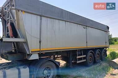 Зерновоз - полуприцеп Bodex KIS 3W-A 2010 в Макарове