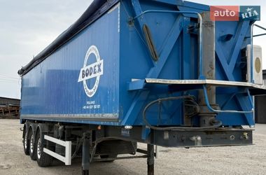 Самосвал полуприцеп Bodex KIS 3W-A 2009 в Сарнах