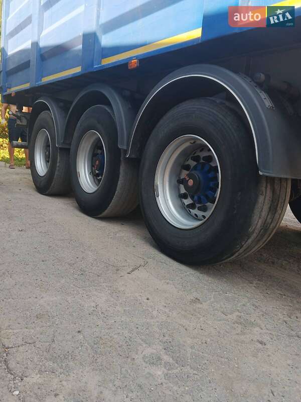 Зерновоз - полуприцеп Bodex KIS 3W-S 2010 в Запорожье