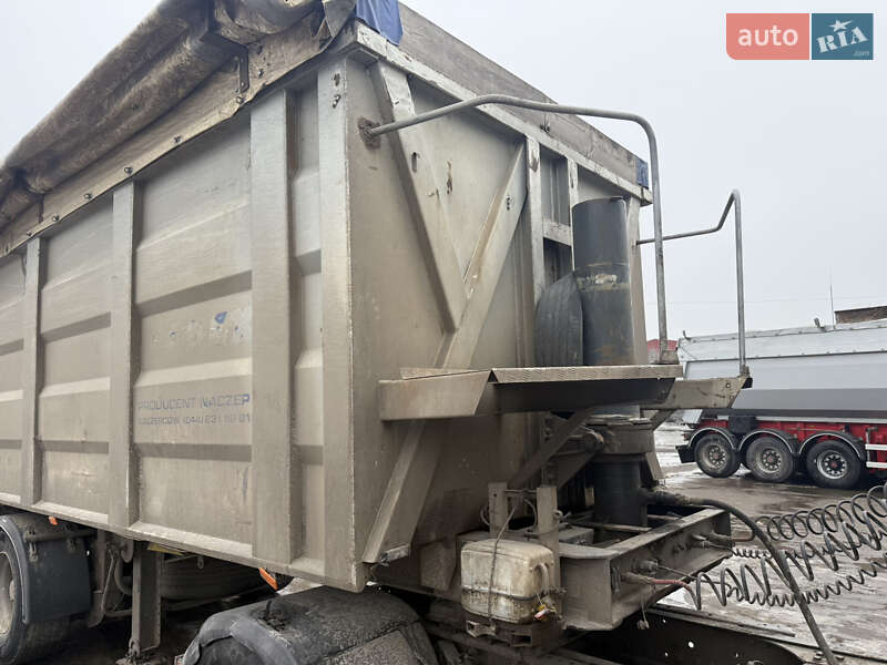 Самосвал полуприцеп Bodex KIS 3W-S 2007 в Николаеве