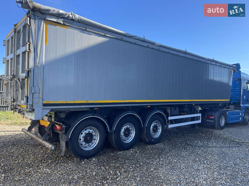 Самоскид напівпричіп Bodex KIS 2011 в Долині