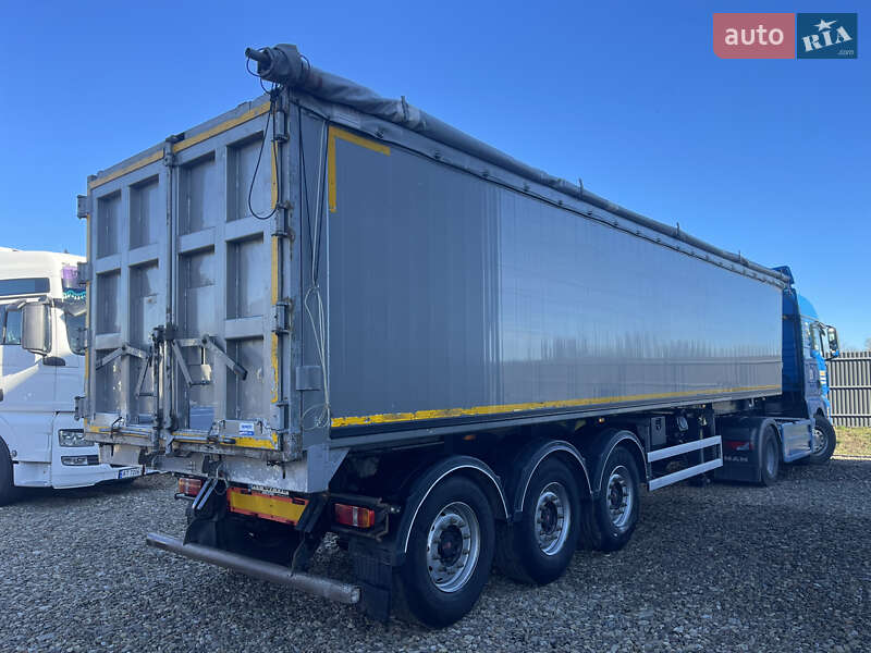 Самоскид напівпричіп Bodex KIS 2011 в Долині