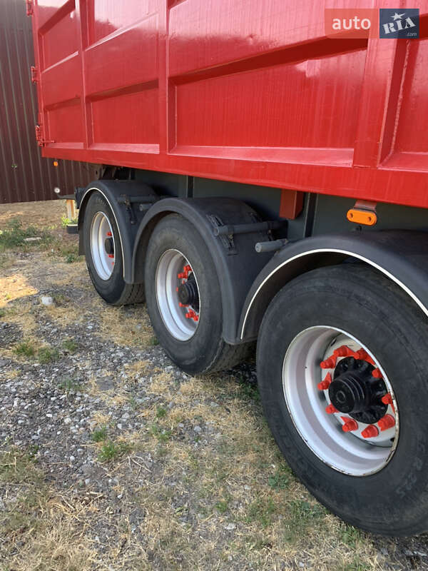 Самоскид напівпричіп Bodex Kiss 33 2003 в Нововоронцовці