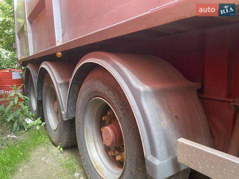 Самоскид напівпричіп Bodex Kiss 33 2003 в Старокостянтинові