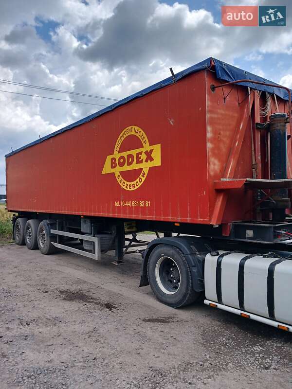 Зерновоз - полуприцеп Bodex Kiss 33 2002 в Тернополе