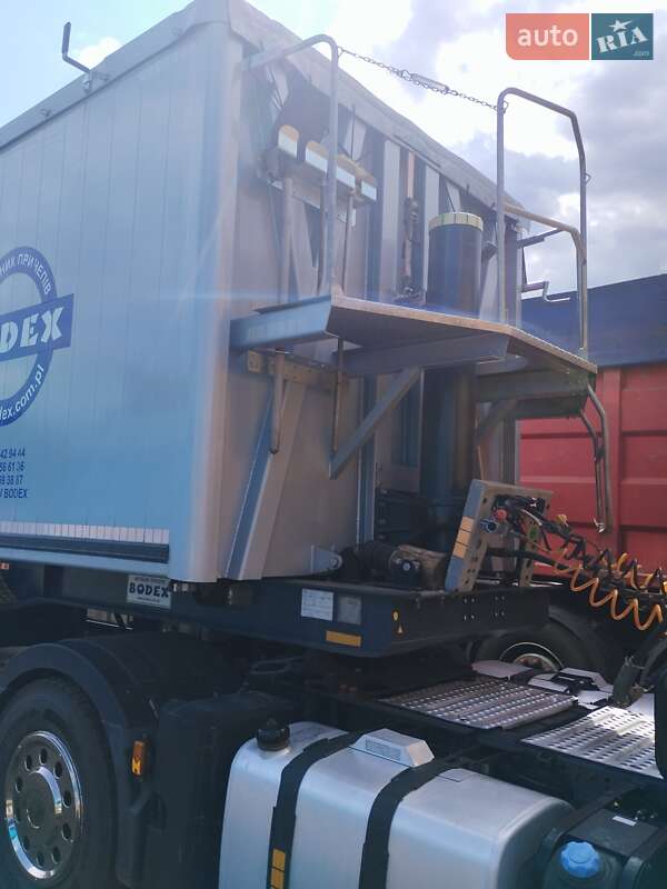 Зерновоз - напівпричіп Bodex Kiss 2008 в Дніпрі