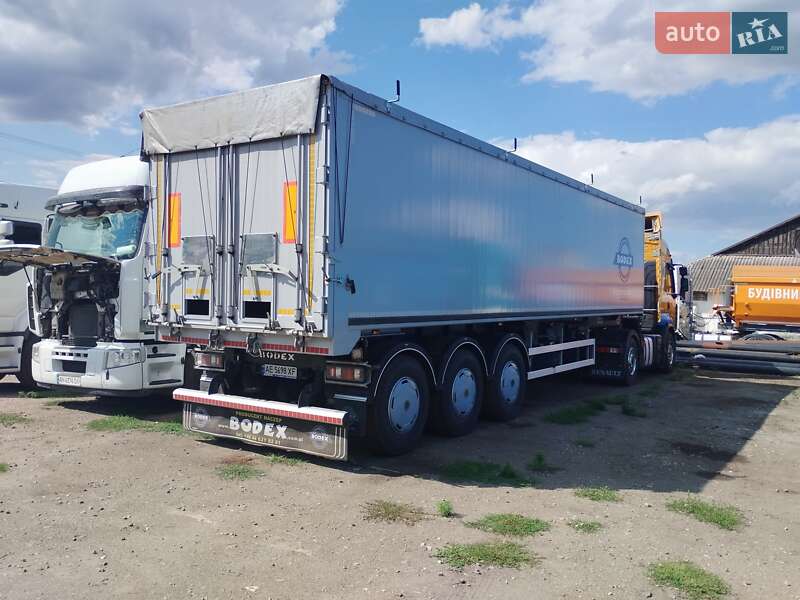 Зерновоз - напівпричіп Bodex Kiss 2008 в Дніпрі