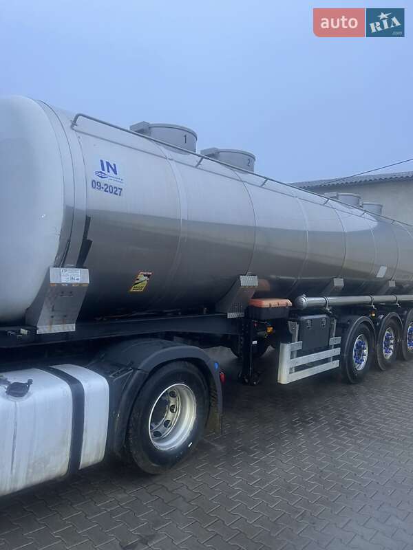 Цистерна Bodex Kiss 2006 в Чорткове