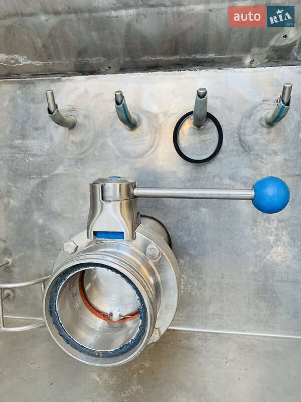 Цистерна полуприцеп Bodex NC 2011 в Киеве