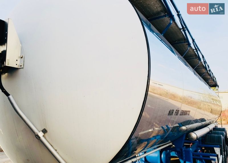 Цистерна напівпричіп Bodex NC 2011 в Києві