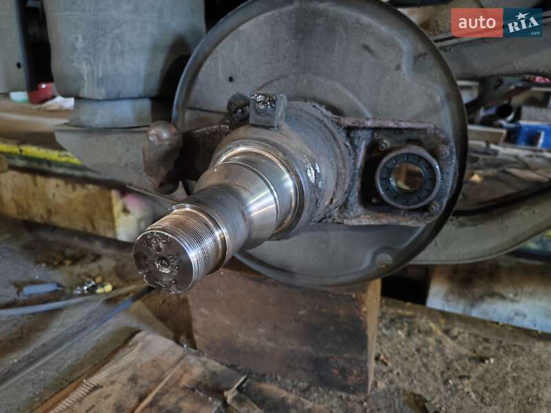 Самоскид напівпричіп Bodex Напівпричіп 2005 в Шишаках