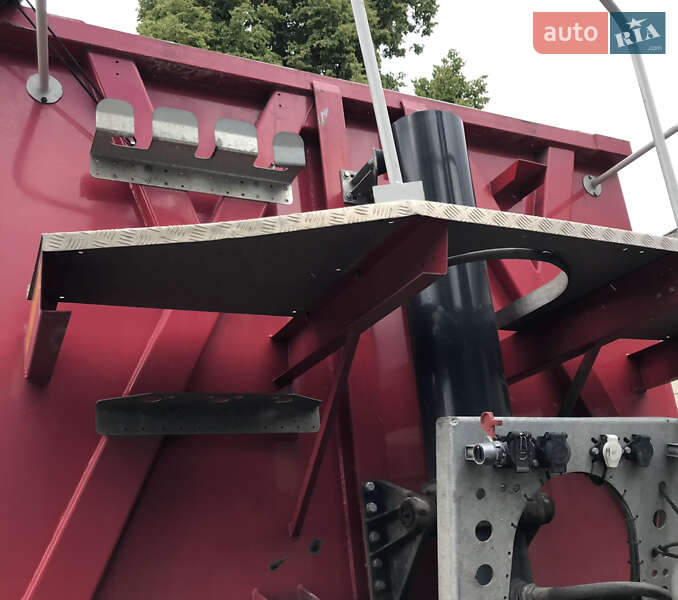 Зерновоз - напівпричіп Bodex Напівпричіп 2008 в Кременчуці