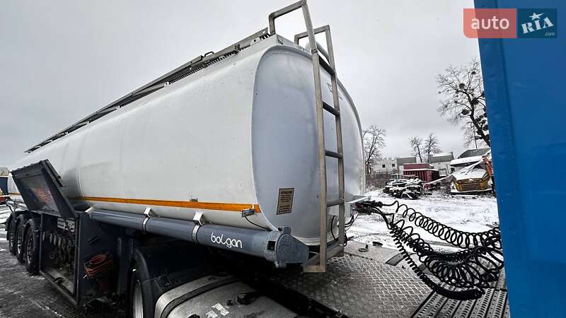 Цистерна полуприцеп Bolgan Bolgan 2004 в Киеве фото 3 Цистерна полуприцеп Bolgan Bolgan 2004 в Киеве