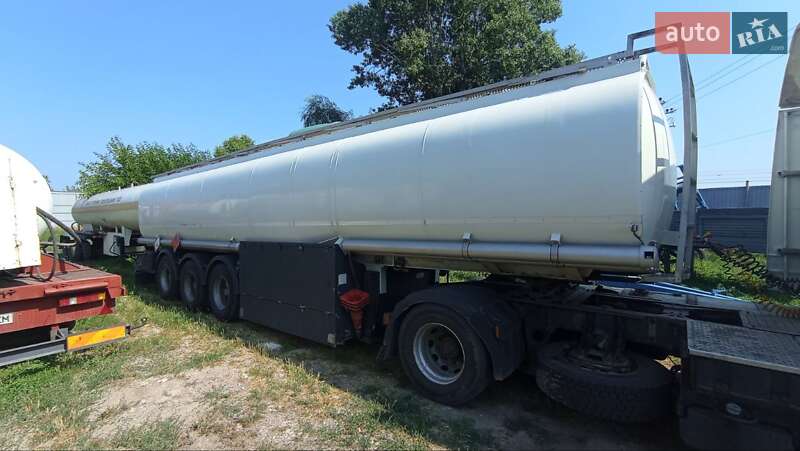Цистерна напівпричіп Bolgan Bolgan 2000 в Черкасах