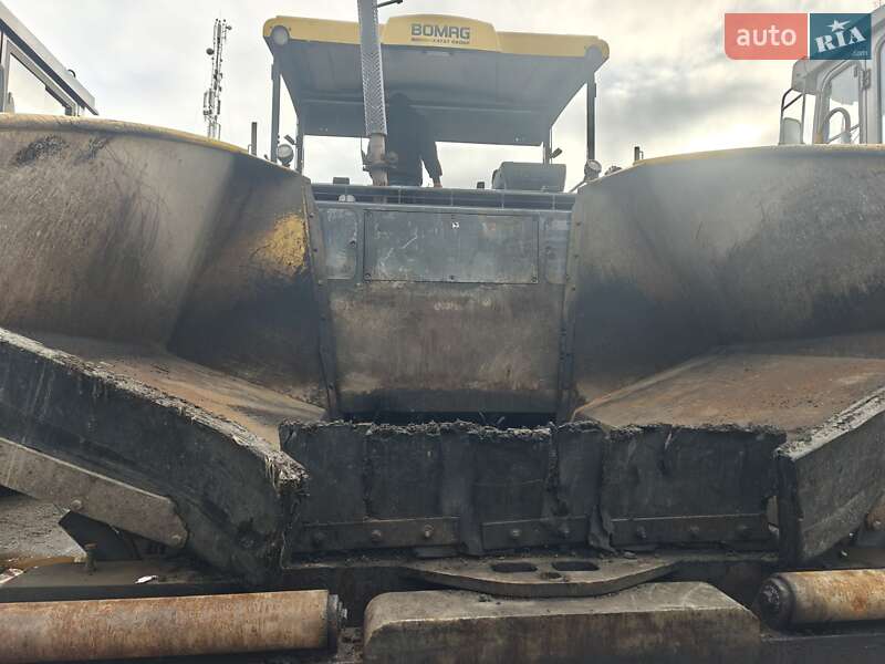 Асфальтоукладчик Bomag BF 2012 в Дніпрі