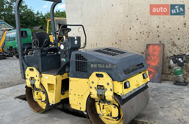 Дорожный каток Bomag BW 100ADM 2004 в Черновцах