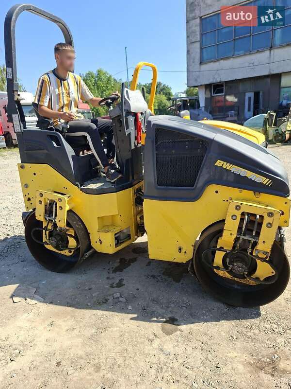 Дорожній каток Bomag BW-120AD 2015 в Львові