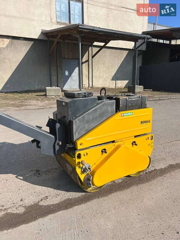 Дорожный каток Bomag BW 2015 в Львове