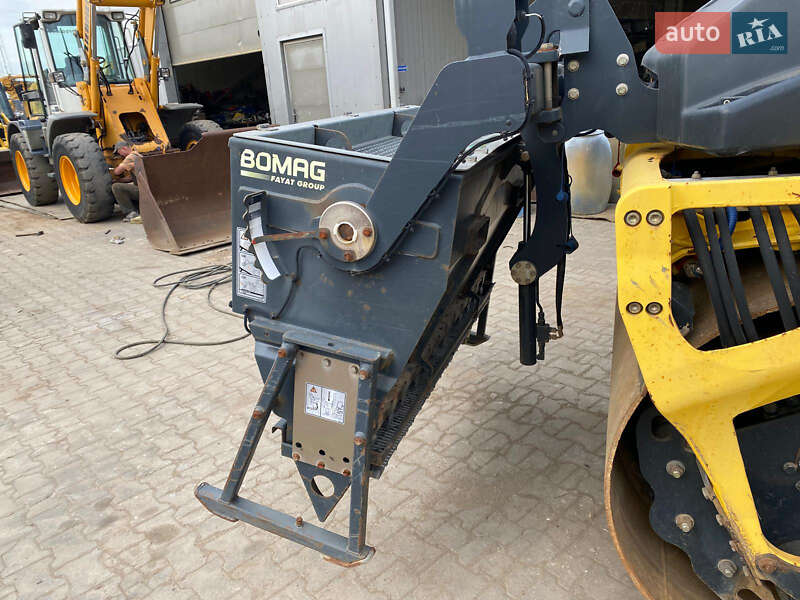 Дорожный каток Bomag BW 2010 в Львове