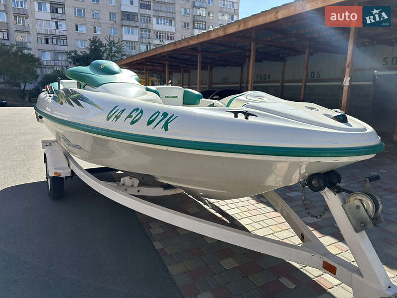 Катер BRP Challenger 2001 в Белой Церкви