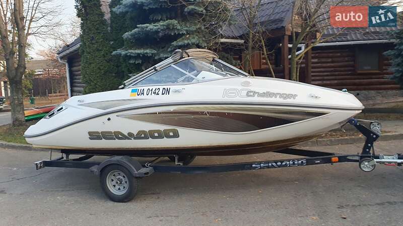Катер BRP Challenger 2007 в Киеве