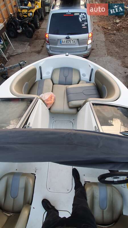 Катер BRP Challenger 2007 в Киеве