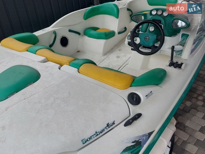 Катер BRP Challenger 2002 в Киеве