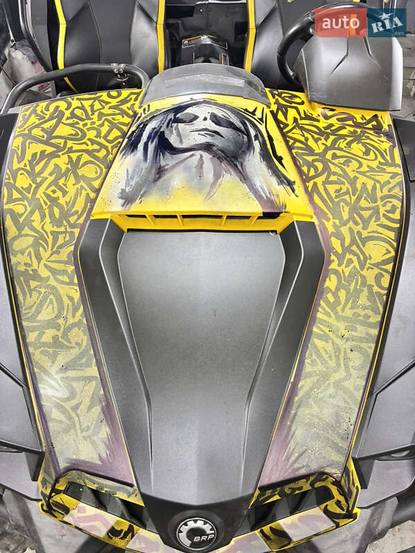 Мотоцикл Багатоцільовий (All-round) BRP Commander 2011 в Дніпрі