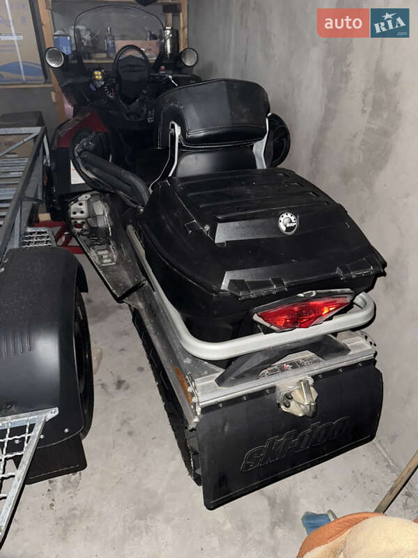 Снегоходы для охоты и рыбалки BRP Expedition 2011 в Лохвице