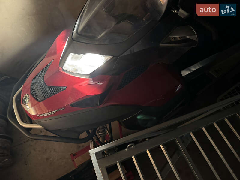 Снегоходы для охоты и рыбалки BRP Expedition 2011 в Лохвице