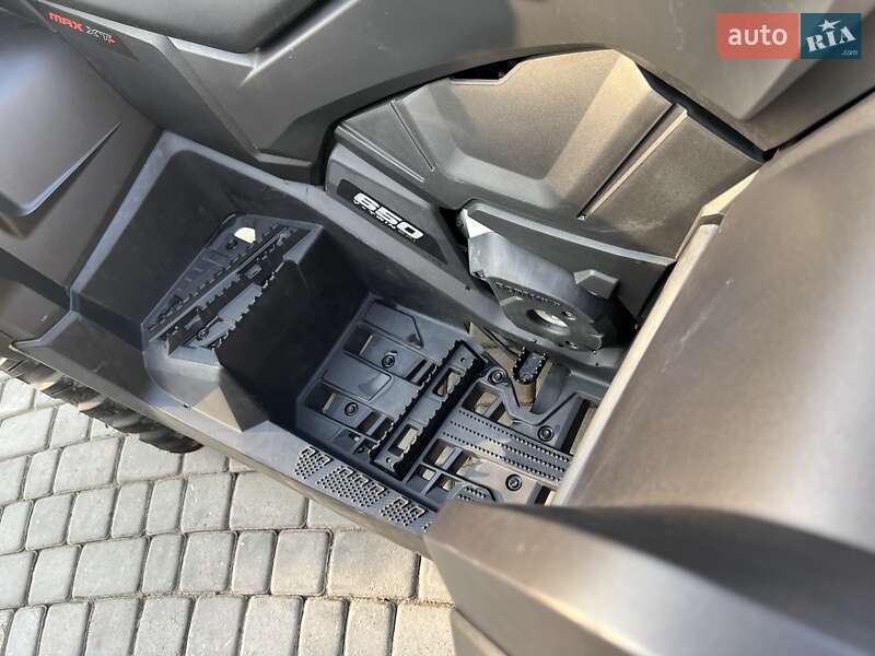 Квадроцикл  утилитарный BRP Outlander 2020 в Львове