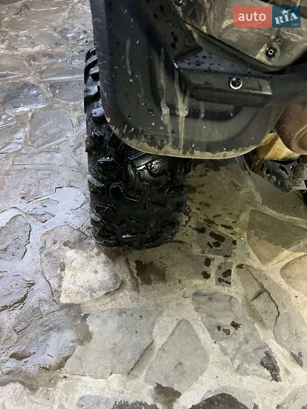 Боббер BRP Outlander 2012 в Яремче