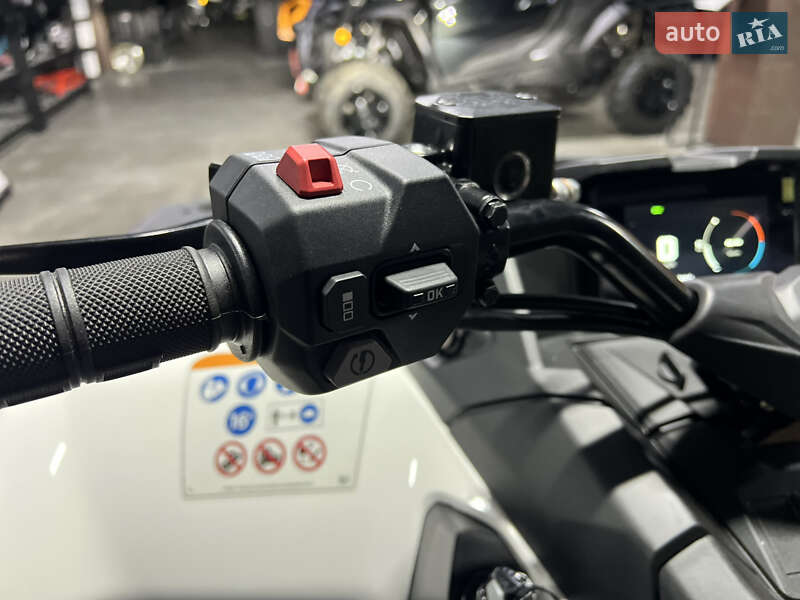 Квадроцикл  утилитарный BRP Outlander 2026 в Киеве