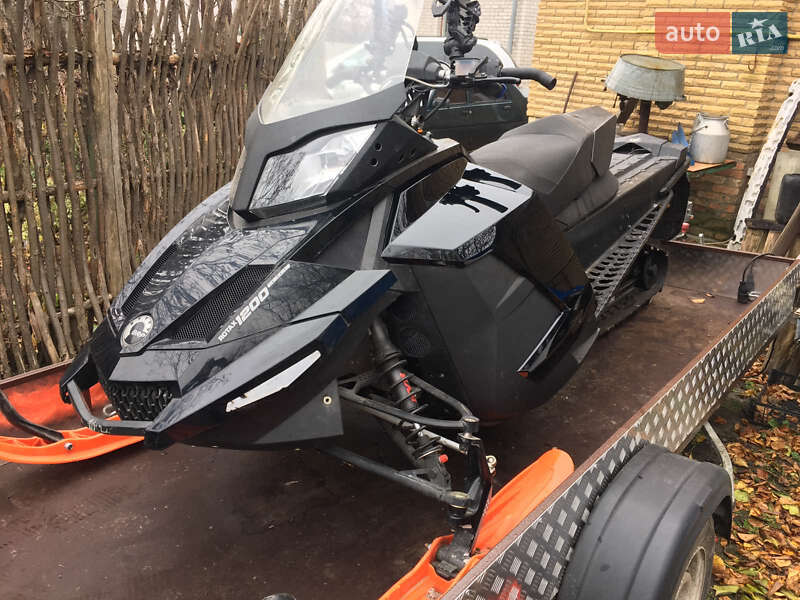 Горные снегоходы BRP Renegade 2012 в Сумах