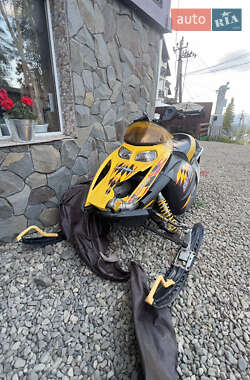 Утилітарні снігоходи BRP Ski-Doo 2010 в 
