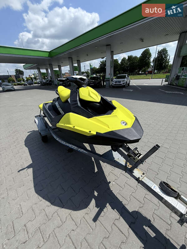 Гідроцикл спортивний BRP Spark 2017 в 