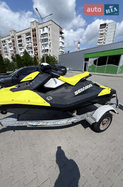 Гідроцикл спортивний BRP Spark 2017 в 