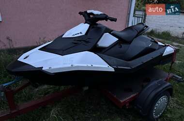 Гидроцикл спортивный BRP Spark 2017 в 