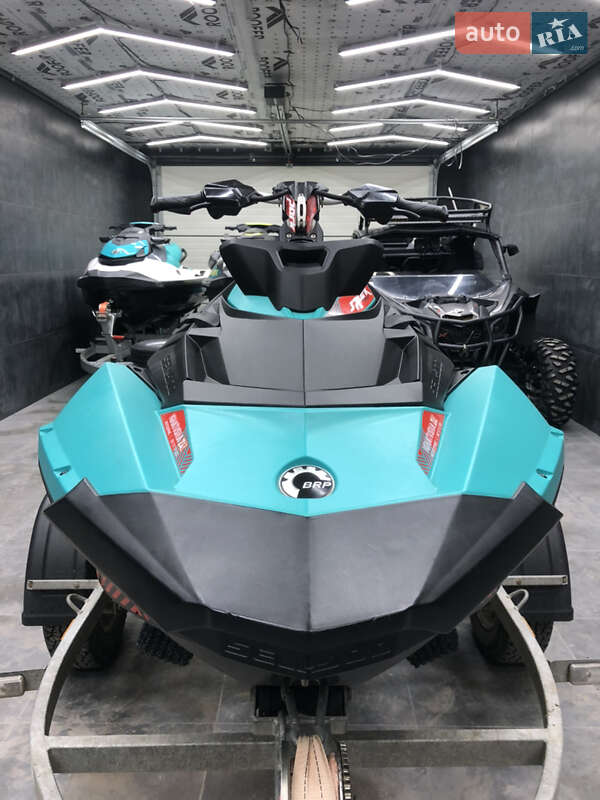 Гидроцикл спортивный BRP Spark 2018 в 