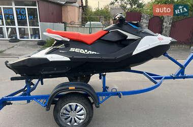 Гидроцикл спортивный BRP Spark 2018 в 