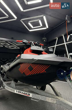 Гидроцикл спортивный BRP Spark 2022 в 